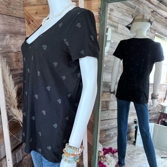 PINK Victoria’s Secret V Neck Monogrammed Logo Tee in Black Medium💗 - Picture 3 of 4